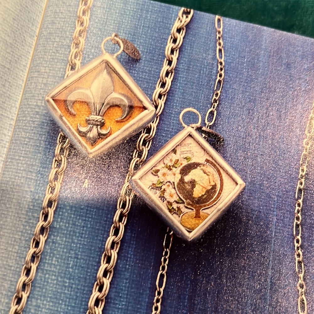 Jewel Kade pewter flyer de Lis II